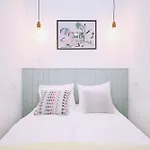 Modern Pastel Apartment Victus Close To The Railway Station By Noclegi Renters سوبوت