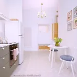 Modern Pastel Apartment Victus Close To The Railway Station By Noclegi Renters * سوبوت