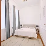 Modern Pastel Apartment Victus Close To The Railway Station By Noclegi Renters