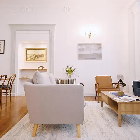 Modern Pastel Apartment Victus Close To The Railway Station By Noclegi Renters شقة