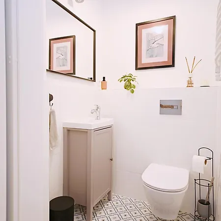 Modern Pastel Victus Close To The Railway Station By Renters 아파트 소포트